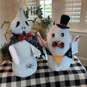 “HEY BOO" HALLOWEEN WHITE GHOSTS
ADORABLE SET OF 2